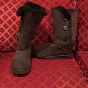 Ladies UGG fleece lined boots, size 8, chocolate